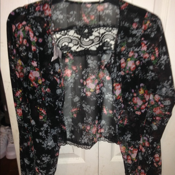 Floral lace top - Picture 1 of 1