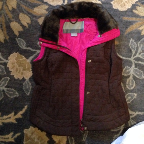 Nike Outerwear - Quilted Nike Vest