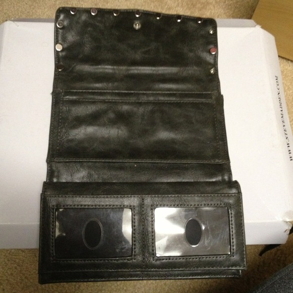 Metallic Guess Wallet - Picture 3 of 4