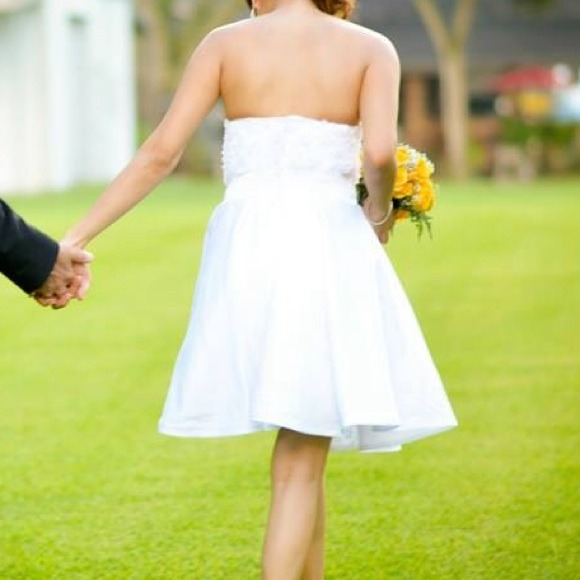 White mini wedding dress - Picture 4 of 4