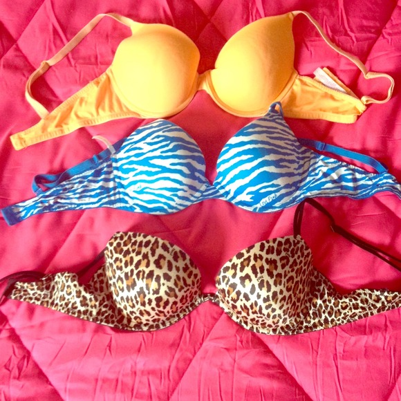 Victoria Secret Bra 36C. ****RESERVED***