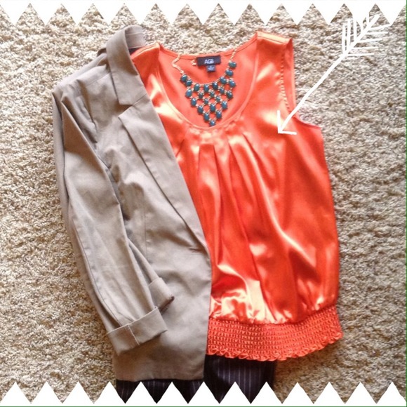 🎉HP🎉 Orange top