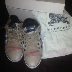 💯Authentic Burberry sneakers