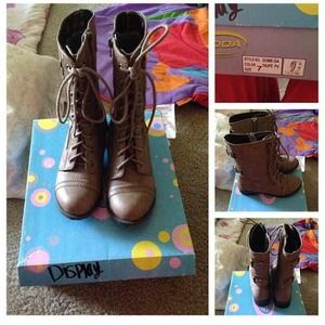 Soda combat boots.
