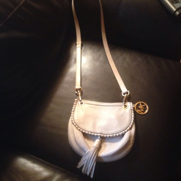💯Authentic Ivory MK cross body bag