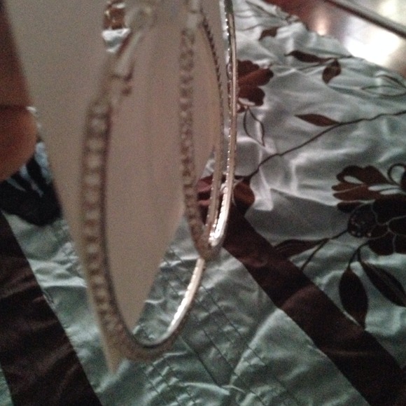 Hoop earring - Picture 2 of 2