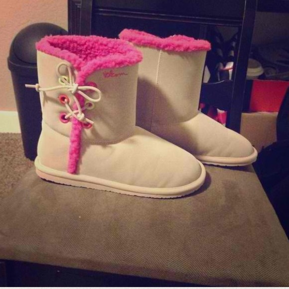 BDG Shoes - Lace up pink boots🎀