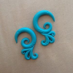 0g turquoise gauged earrings.