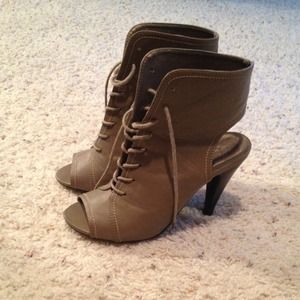 BUNDLED!! F21 boots size 7 taupe color (SOLD)