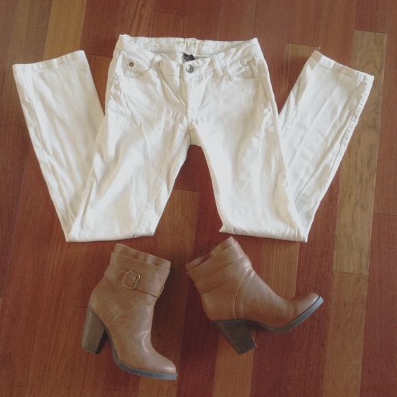 Arizona Jean Co. Denim - ❌SOLD IN BUNDLE❌White Skinny Jeans