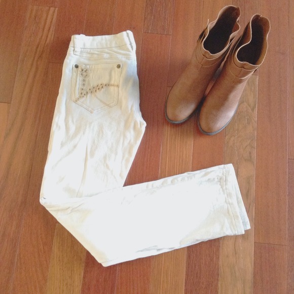 ❌SOLD IN BUNDLE❌White Skinny Jeans - Picture 2 of 2