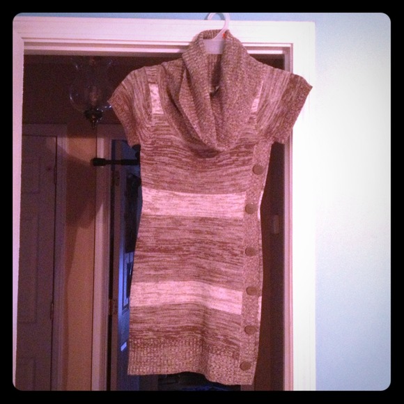 Short sleeve dress - Picture 1 of 1