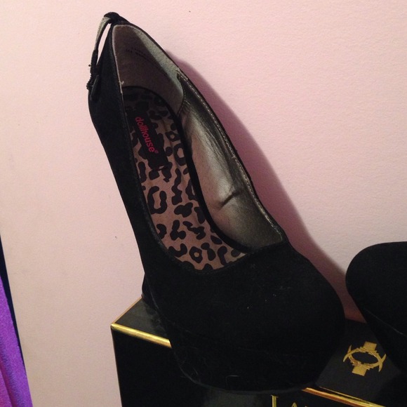 Dollhouse wedges - Picture 2 of 3