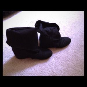 **SOLD** Suede black boots