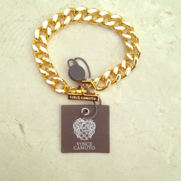 Beautiful Vince Camuto Gold Chain Link bracelet