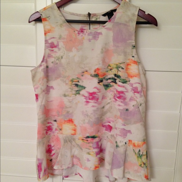 SOLD. H&M Floral Peplum top๐ธ watercolor print๐ธ - Picture 4 of 4