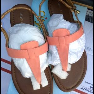 Lotus sandals