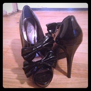 Black Bow Heels