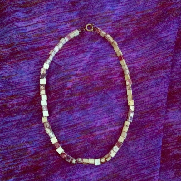 Square bead choker necklace