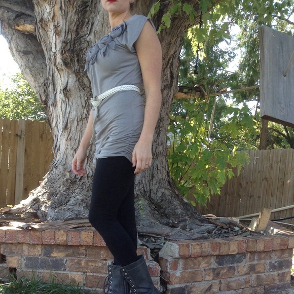 Gray tunic - Picture 4 of 4