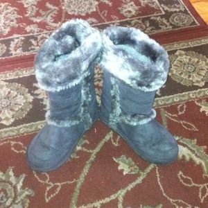 Gray winter boots