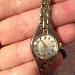 Two tone silver/gold quartz watch w diamond chip!