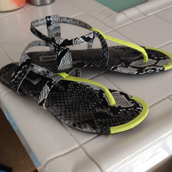 🌴SANDALS🌴 - Picture 3 of 4