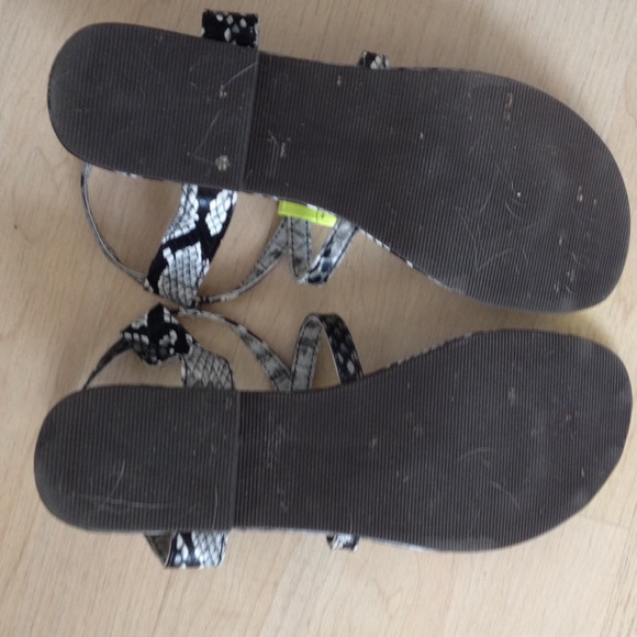 🌴SANDALS🌴 - Picture 4 of 4