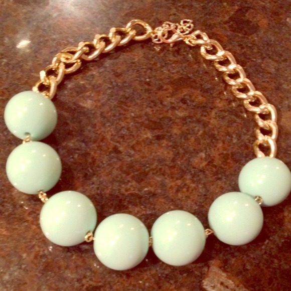 ❌SOLD❌Mint green statement necklace