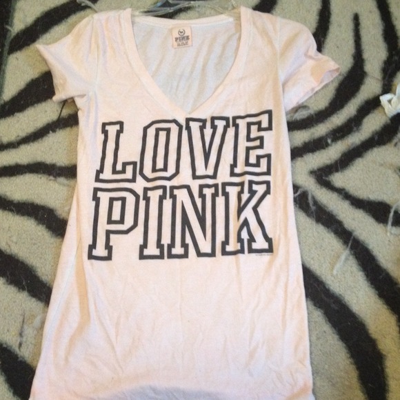 🚫SOLD🚫 Love pink v neck