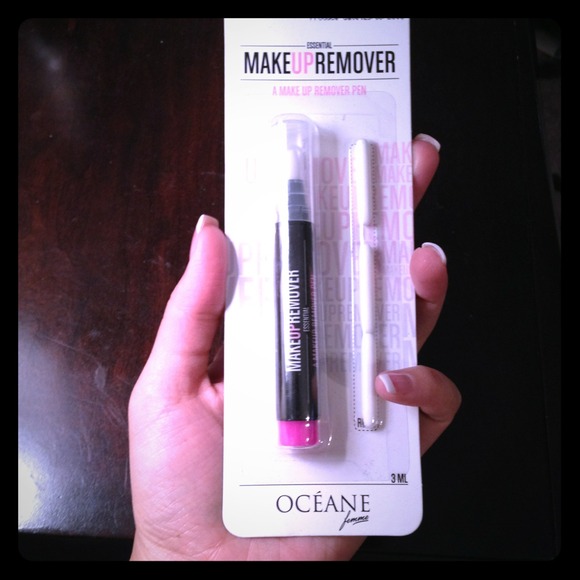 🚫SOLD🚫Makeup Remover Pen💋