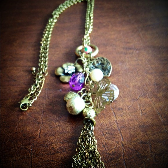 American Eagle Necklace-Like New!