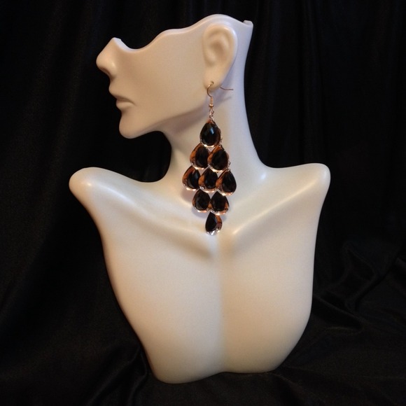 Jewelry - FREE 🚨 WITH PURCHASENEW 💥 Fashion Earrings