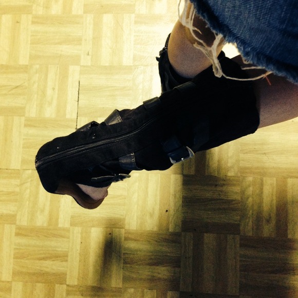 ❌Sold - Picture 2 of 3