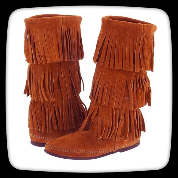 Minnetonka Brown Fringe Suede Boots