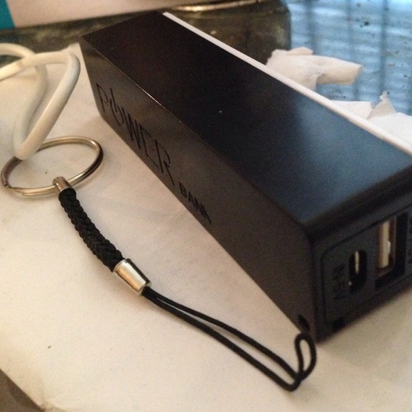 ⛔️ TRADED⛔️ PORTABLE rechargeable  PHONE CHARGER