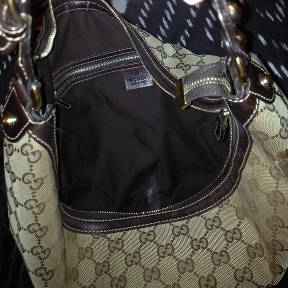 Gucci Hobo Large Studded Handbag - Picture 4 of 4