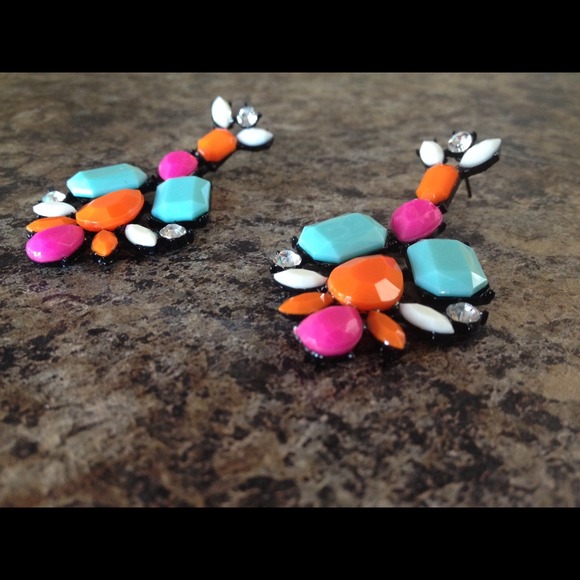 SOLD🚫Candy Colored Earrings 💕 - Picture 3 of 4