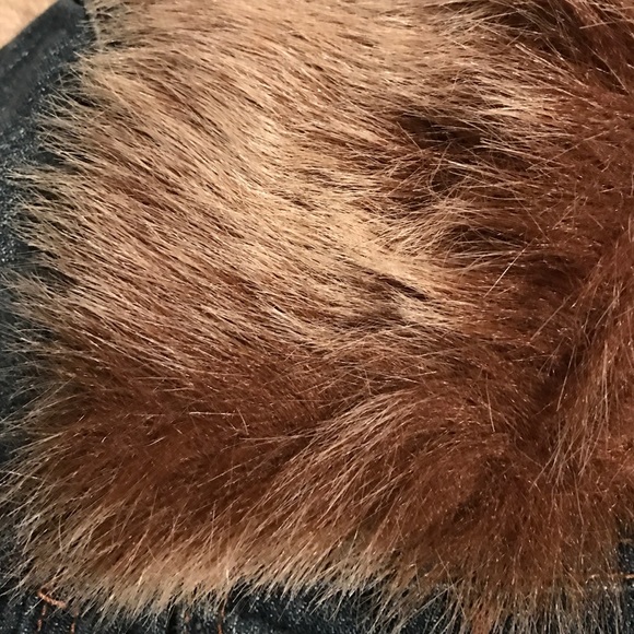 Jean jacket with fur - Picture 4 of 4