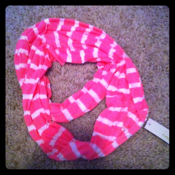 BRAND NEW INFINITY SCARF!