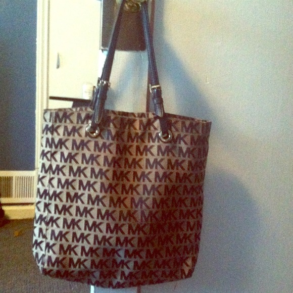Michael Kors tote