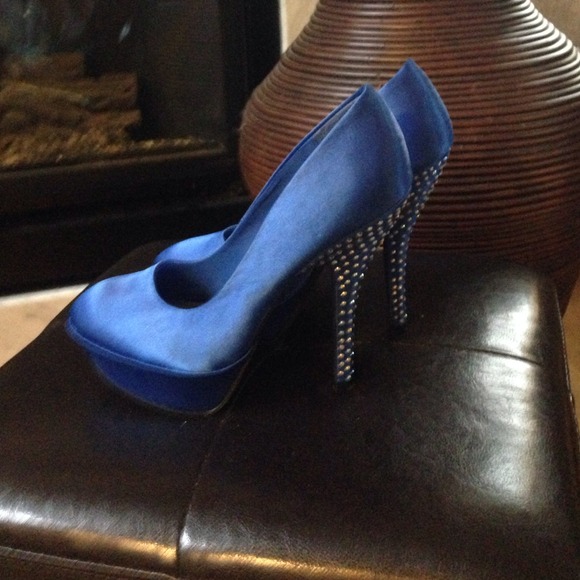 ❌SOLD❌Royal Blue pumps🍁