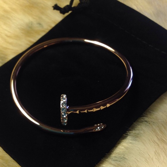 🚫SOLDinBUNDLE🚫18k Rose Gold Nail Bangle - Picture 2 of 2