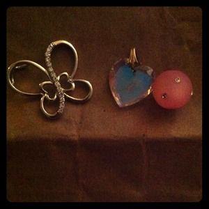 👍 ALL 3 necklace pendants for 25! 🌺