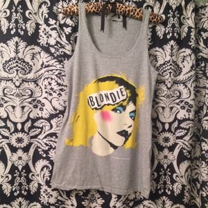Blondie tank top 🎤💄