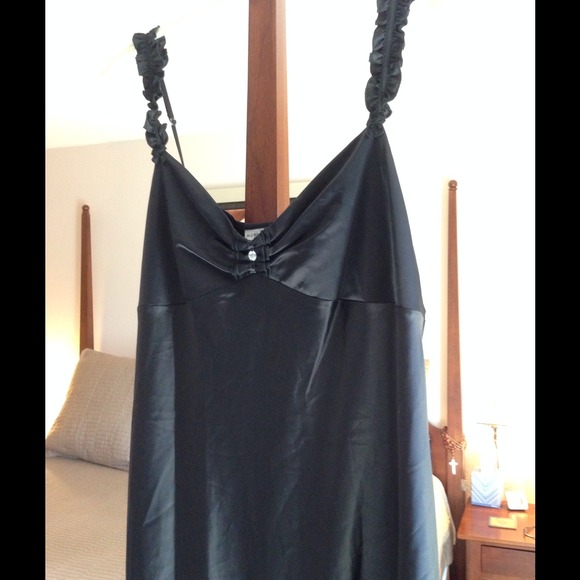 BUNDLED - Ladies black nightgown.  Size XL