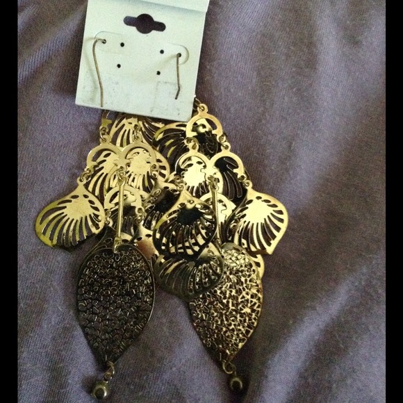 Pair of gold earrings - Picture 4 of 4