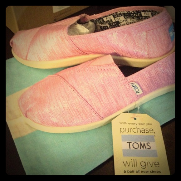 💫💫Pink sparkle toms 💫💫