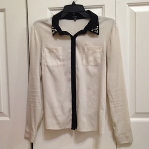 white/creme collared shirt 🍂