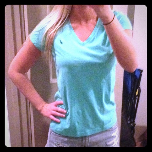 ❌SOLD❌Nautica vneck